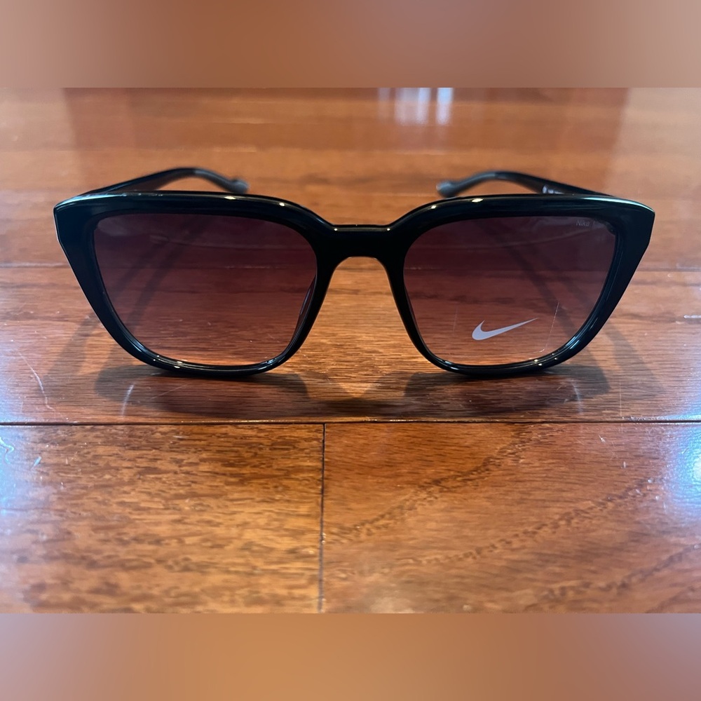 Women’s Nike TEMPER FLAIR IF1055X Sunglasses NEW